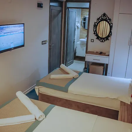 Pirlanta Butik Кешме