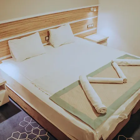 Pirlanta Butik Кешме