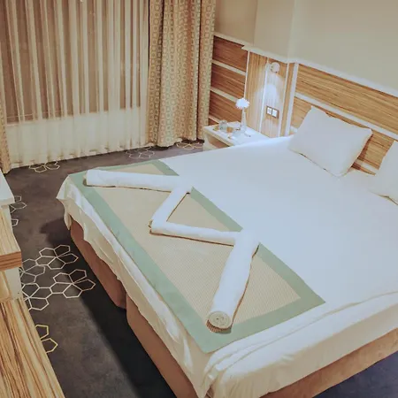 Pirlanta Butik Кешме