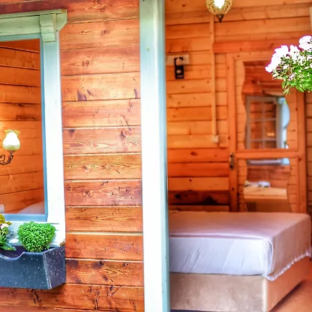 Pirlanta Butik Кешме