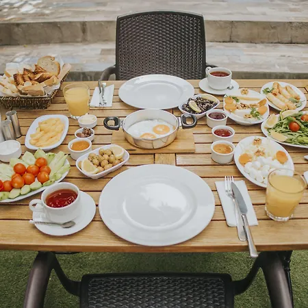 Pirlanta Butik 3* Кешме